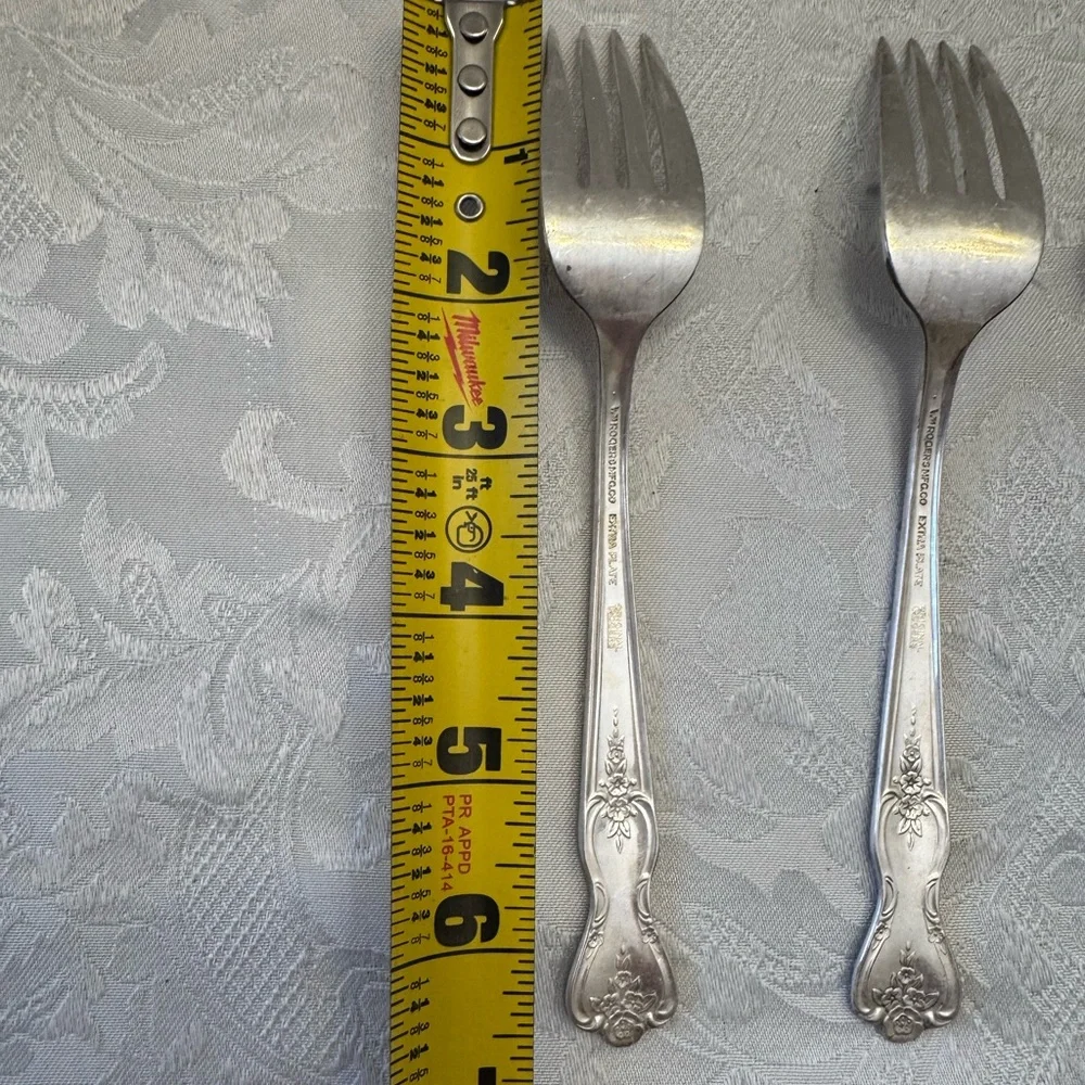 Vintage WM Rogers 1951 Magnolia Inspiration Extra Plate 6 Individual Salad Forks